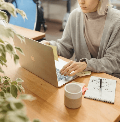 Zeloryn Helix support team illustration